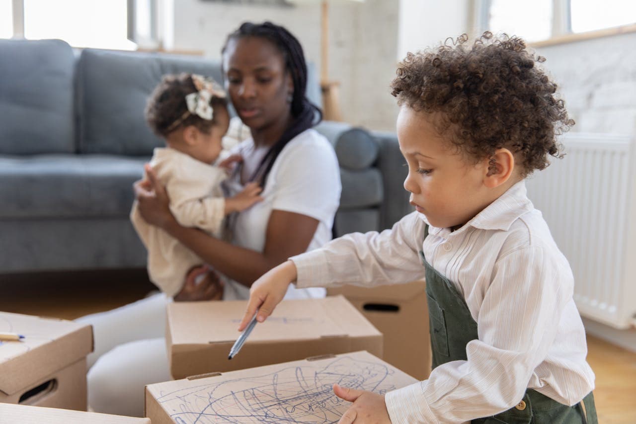 A woman relocating with a baby to Fair Oaks Ranch