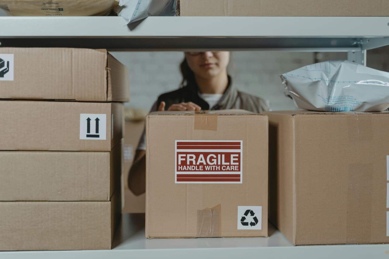 How to pack fragile things safely when moving to Schertz TX