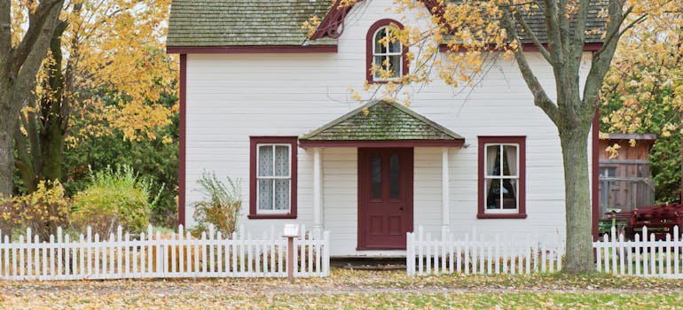A white and red house