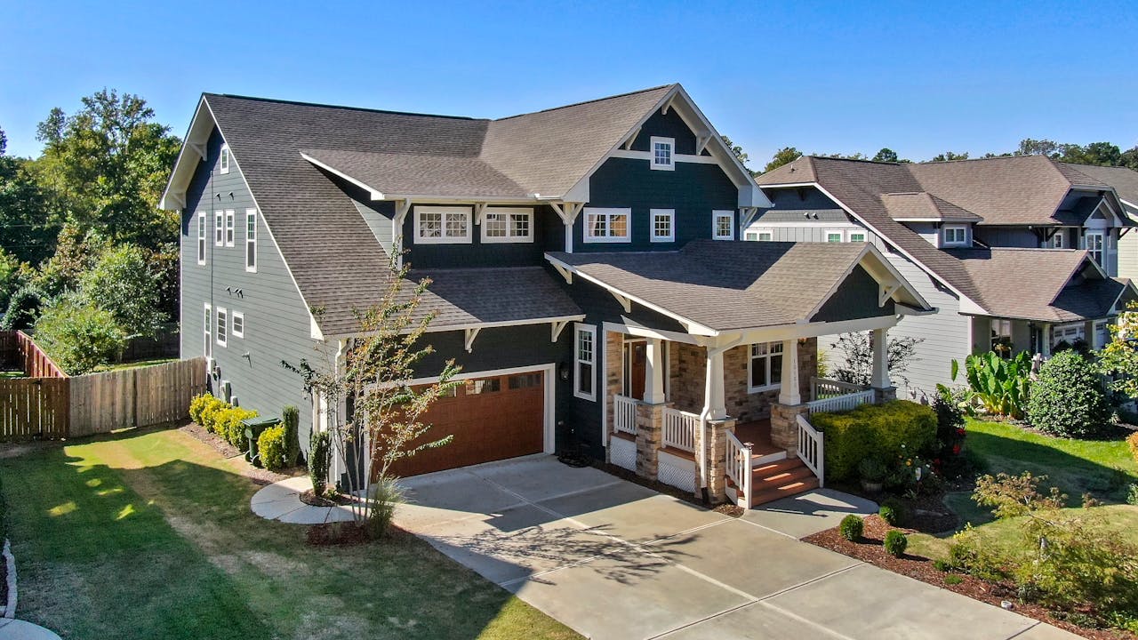 A gray house