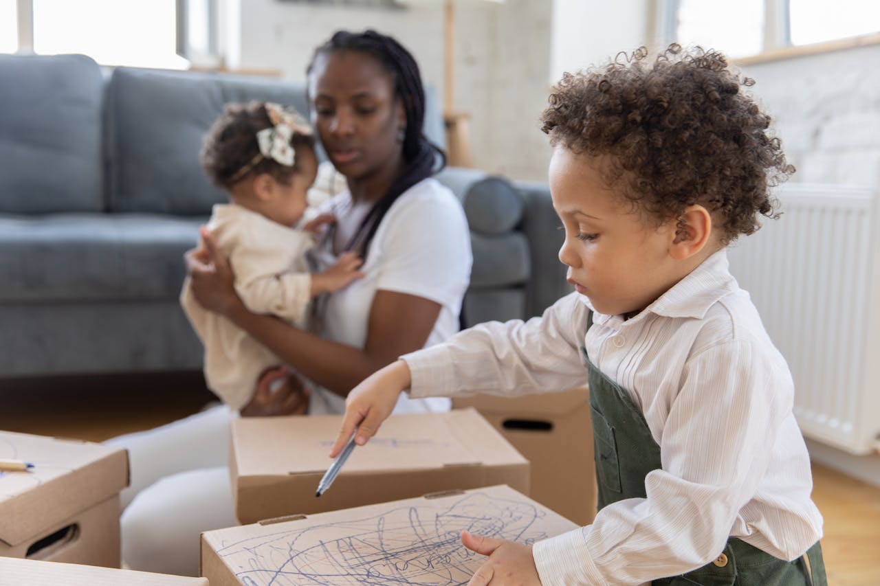 A woman relocating with a baby to Fair Oaks Ranch